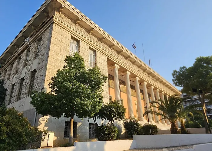 Cozy And Quiet Apartment , Convenient Location In Athens